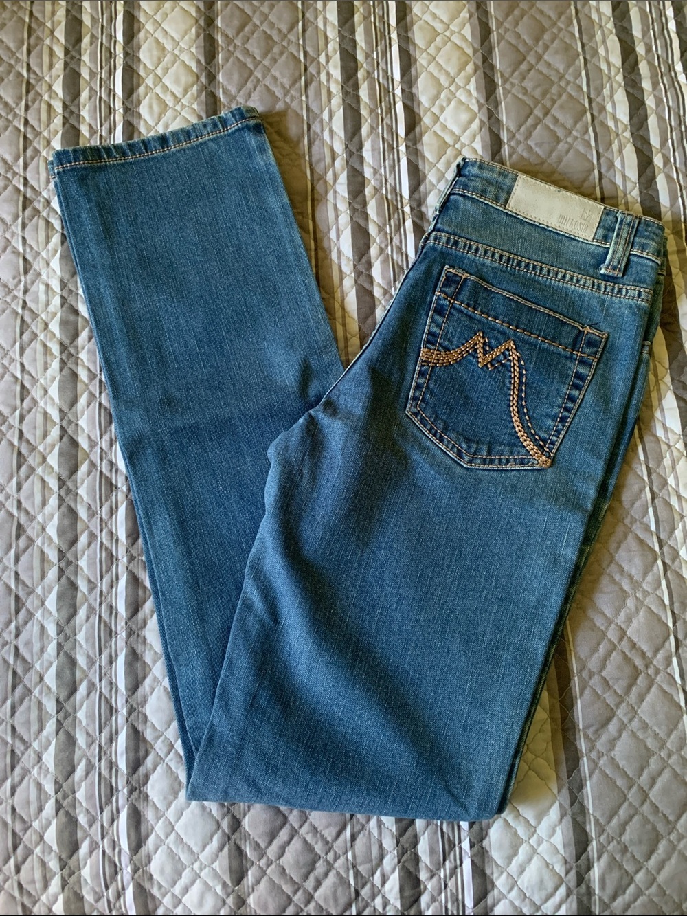 Mifresia Stretch Straight Leg Jeans